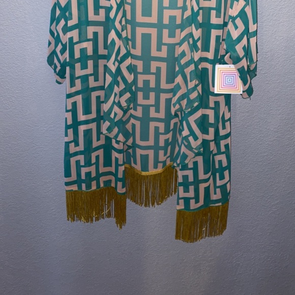 Lula Roe Cardigan - Picture 2 of 2